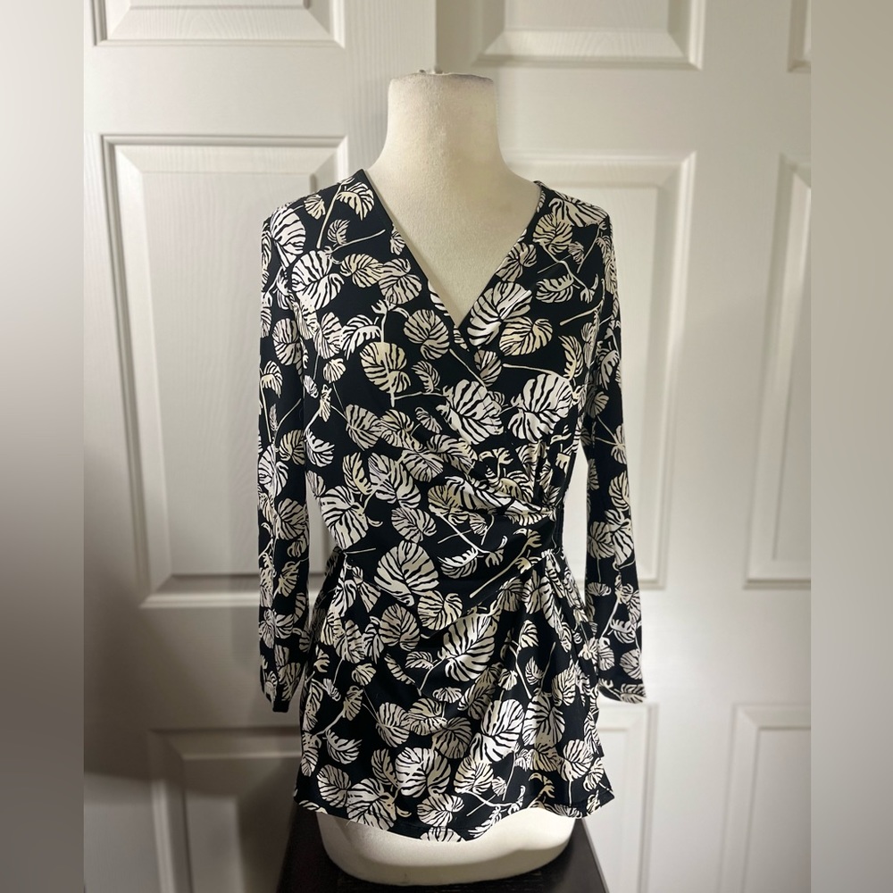 EUC Anne Klein Jungle Print Blouse (Size Small)